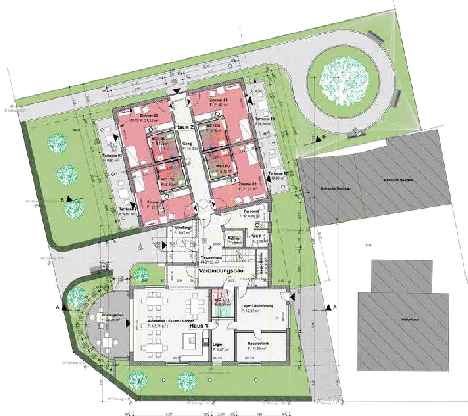 Lageplan des geplanten Gebäudes Wido 34: zwei Wohnhäuser mit rot markierten Zimmern, verbunden durch einen Verbindungsbau, davor ein Gemeinschaftsbereich mit Aufenthaltsraum, umgeben von Grünflächen, einem Wendeplatz und Nachbargebäuden.